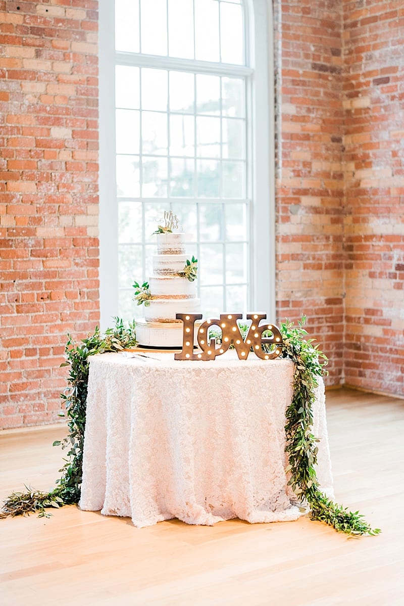 cinda's creative cakes wedding cake table photo
