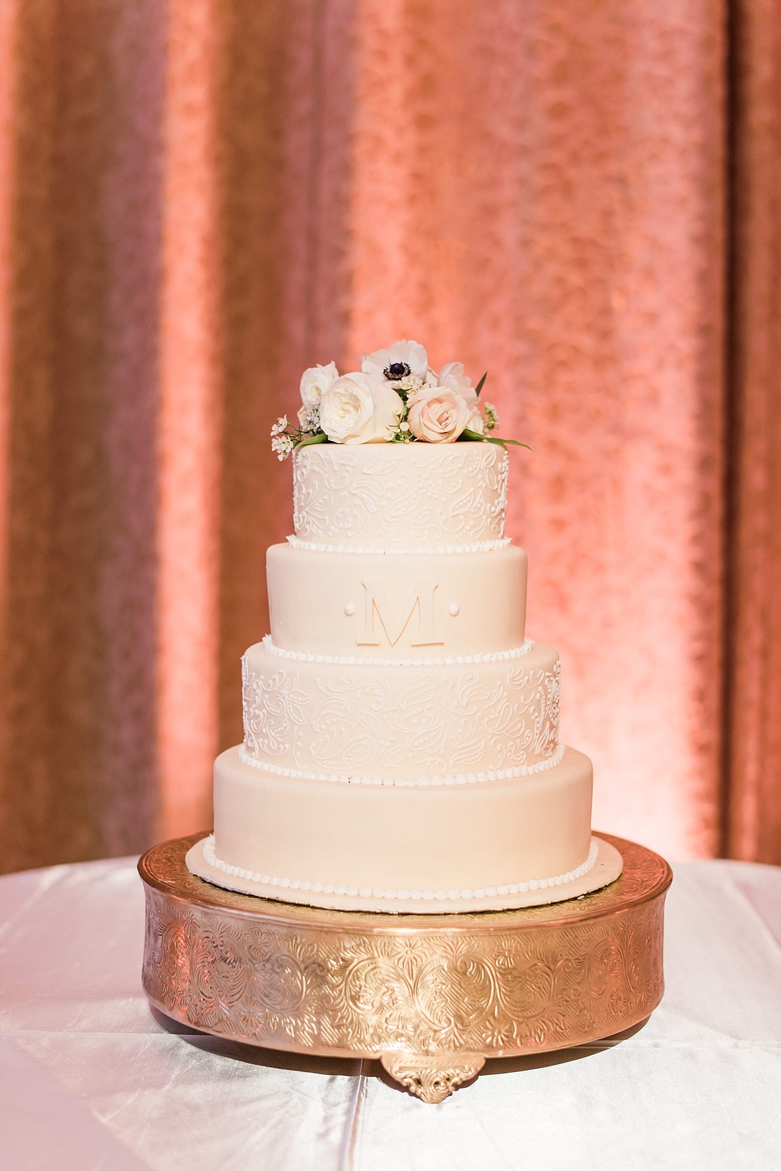 kingsmill resort wedding photographer white wedding cake wedding cake inspiration flowers on wedding cake photo