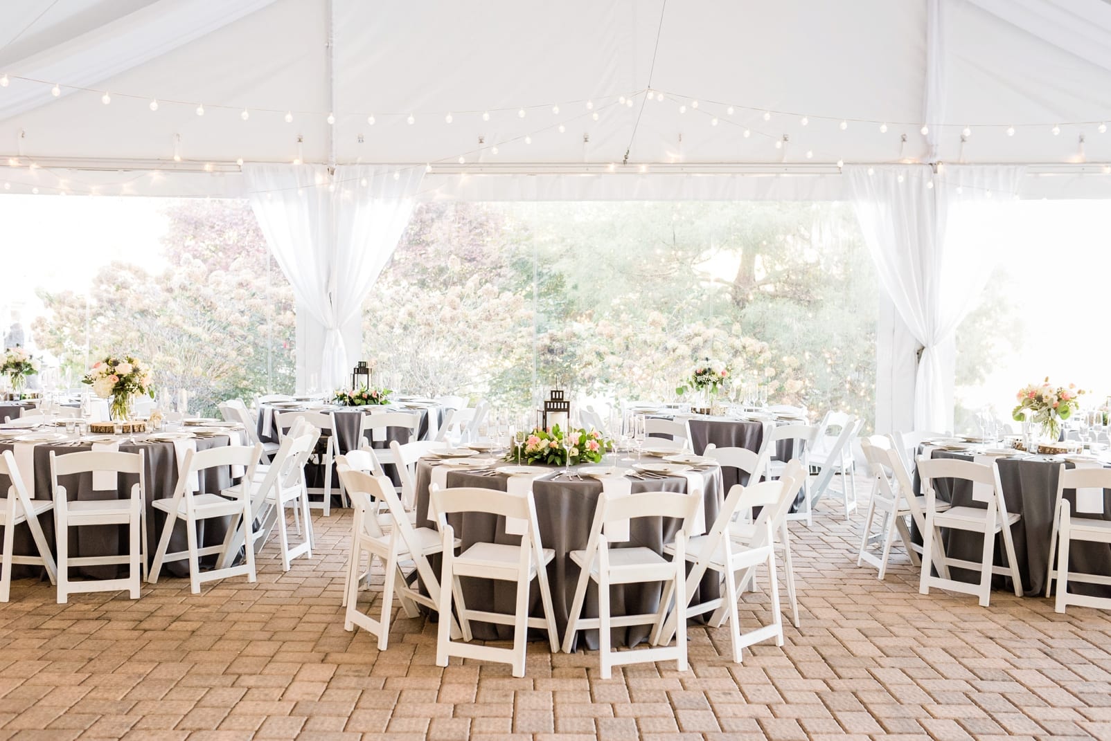 Oaks at Salem wedding reception with round table and dusty blue table cloths photo