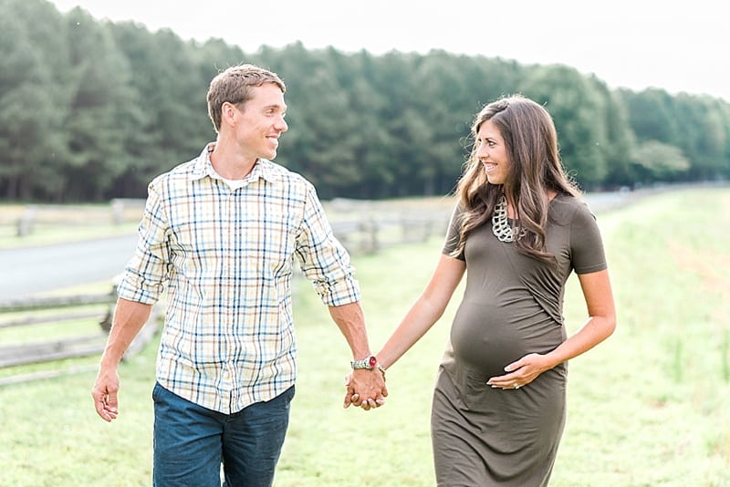 raleigh maternity portraits in a field photo